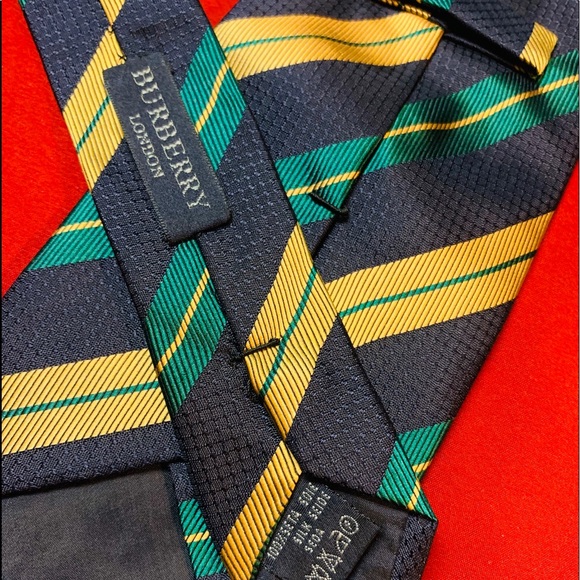 🔥MENS BURBERRY STRIPE TIE 100% SILK MADE IN ITALY - Picture 4 of 8